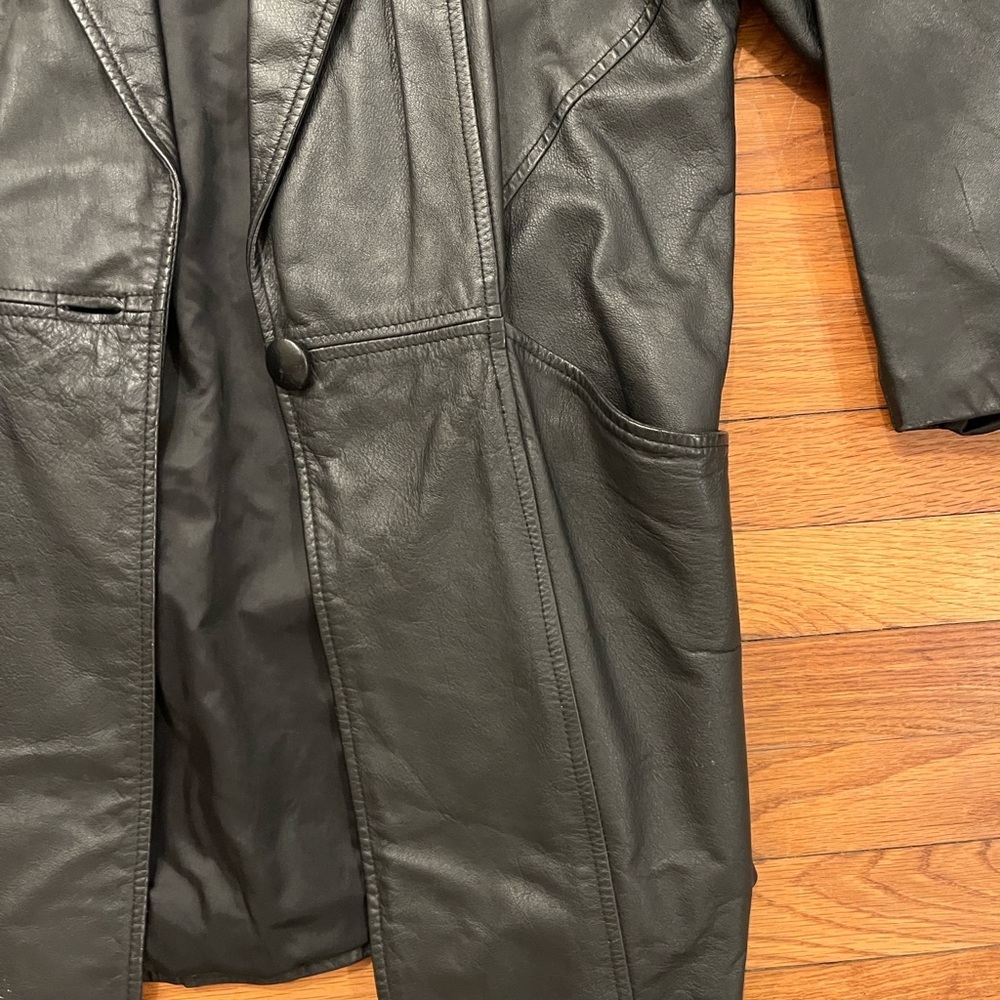 Vintage Onde Black Leather Coat View 4